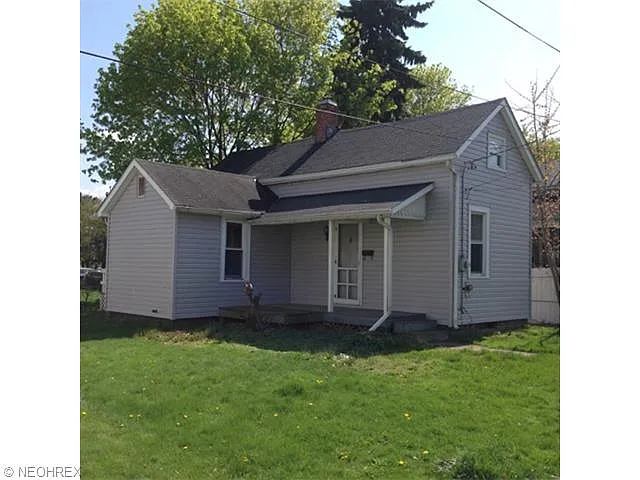 232 E 6th St photo 1