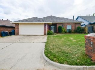521 Bluegrass Ln, Yukon, OK 73099