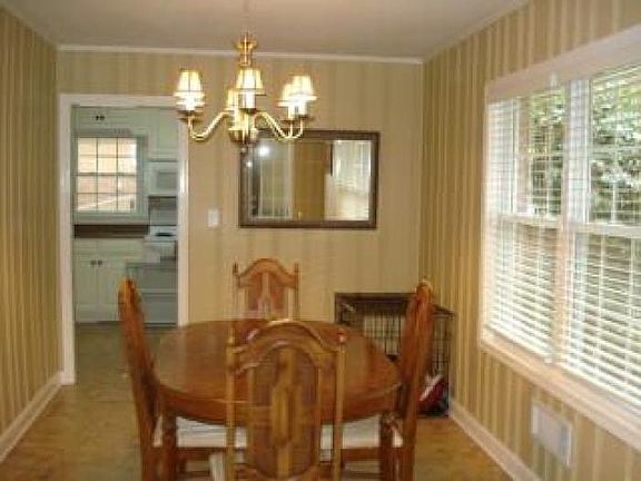 3rd image of 369 N Hillcrest Dr