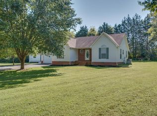 2124 Derrick Rd, Chapel Hill, TN 37034
