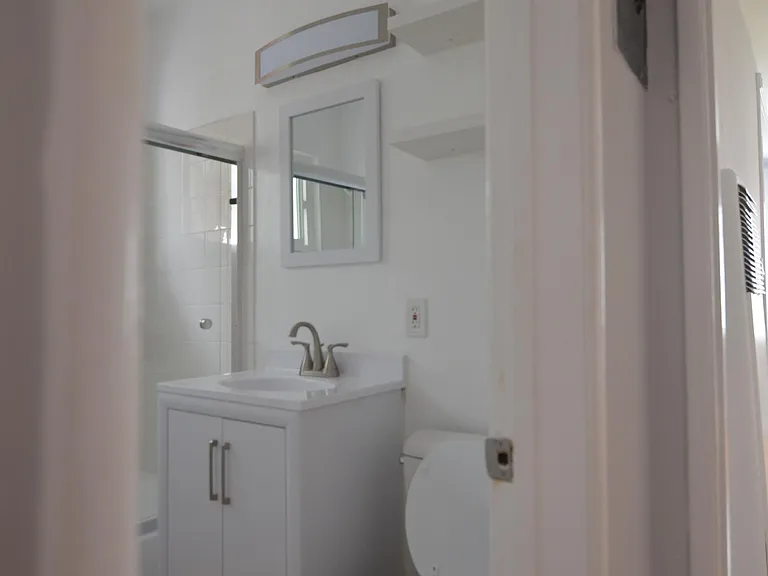 3773 S Barrington Ave #7 — Photo 11