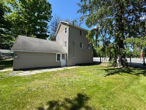 5th image of 12 Edmunds Ln