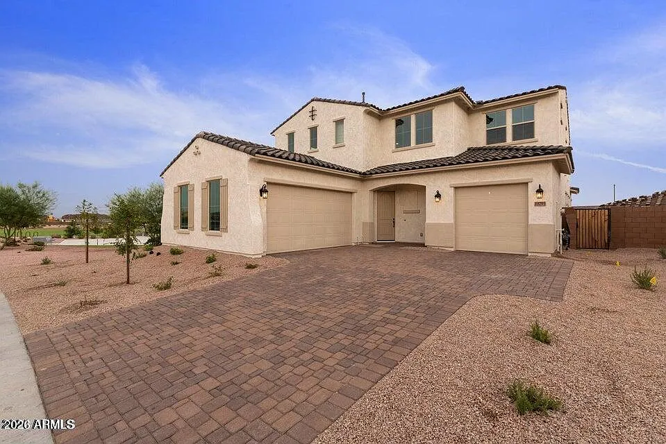6 bed, 4.5 bath, 3693 sqft, $3,450 — Photo 3