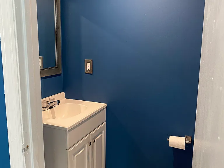 2044 Lenoa Ln — Photo 4