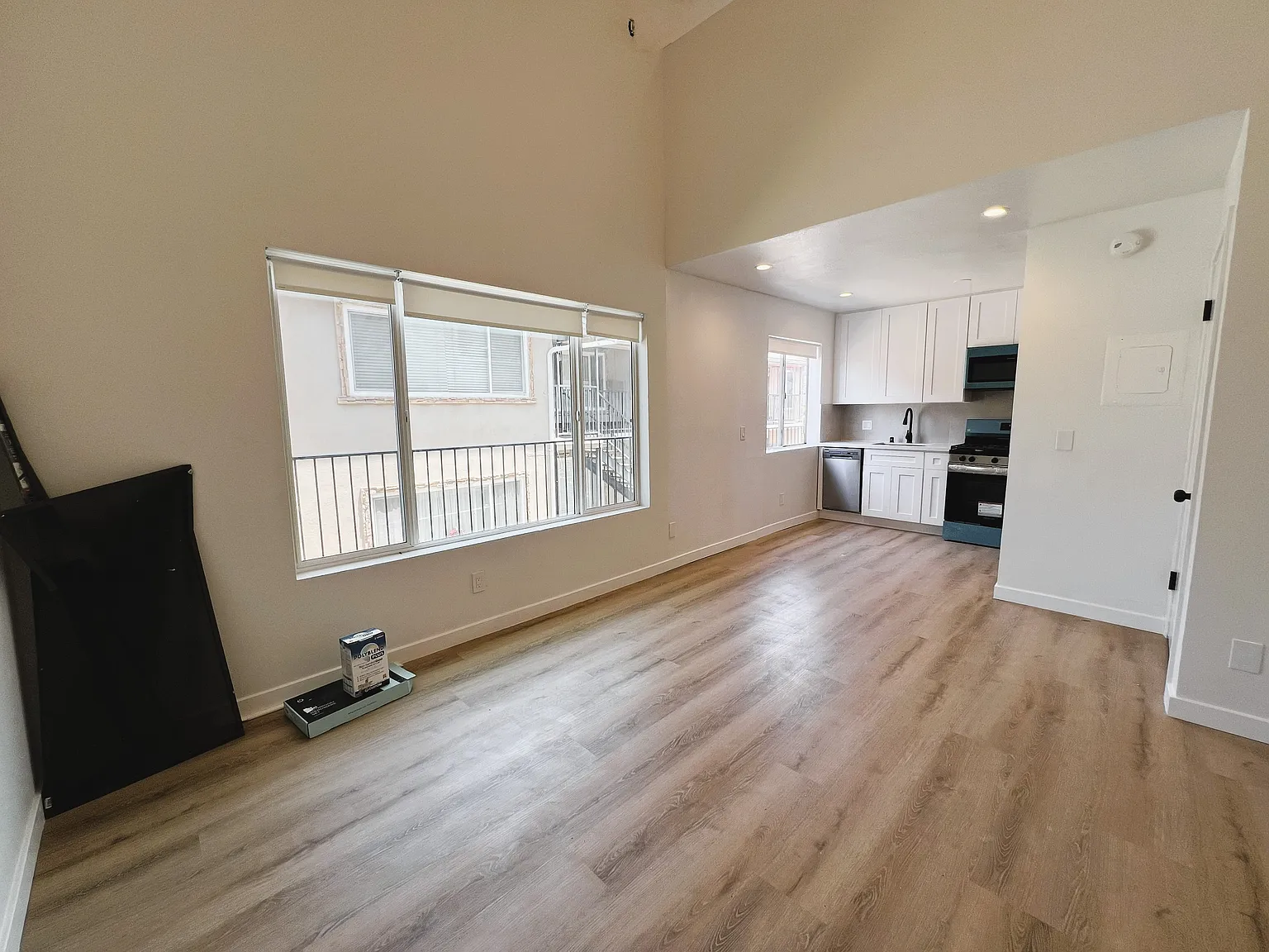 1 bed, $2,026 — Photo 4