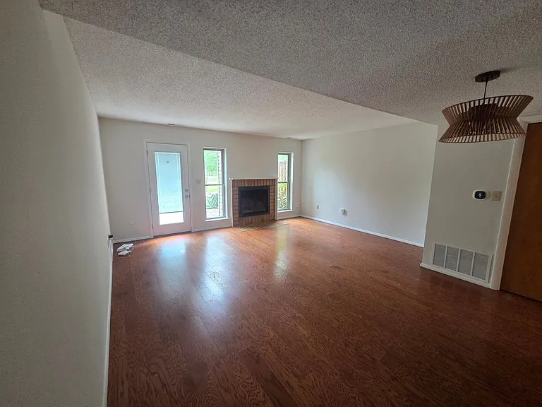 2588 E Sweetbriar Dr — Photo 24