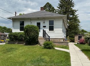 909 Masson St #3, Oshawa, ON L1G 5B1