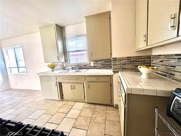 4824 W 117th St — Photo 16