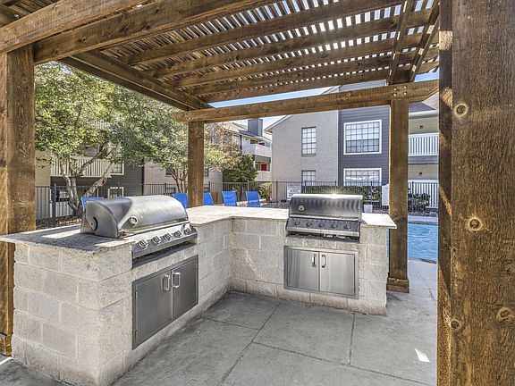 5th image of 4620 Thousand Oaks Dr APT 118