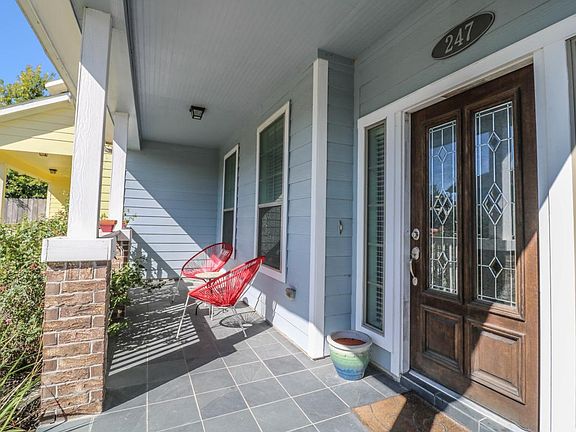 Covered Front Porch