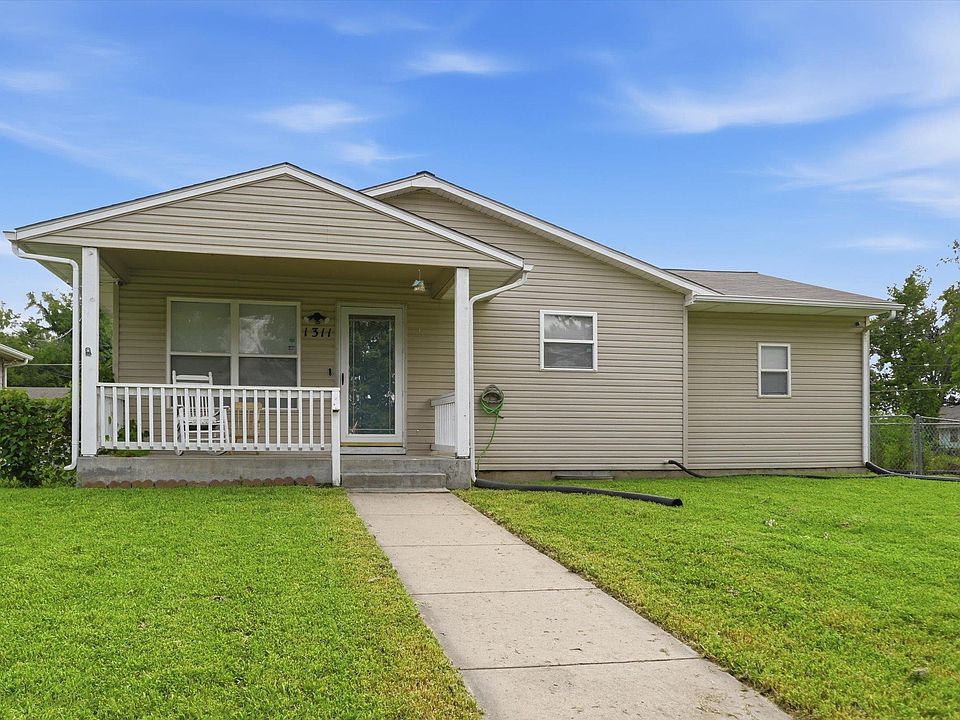 1st image of 1311 SE 10th Ave