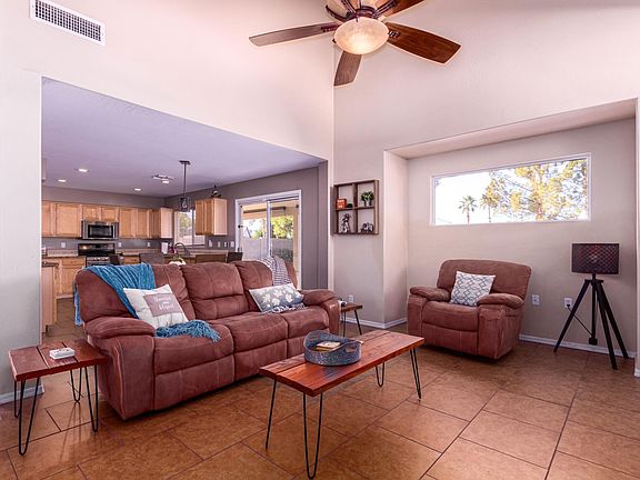 3rd image of 2688 E Calle Del Norte Dr