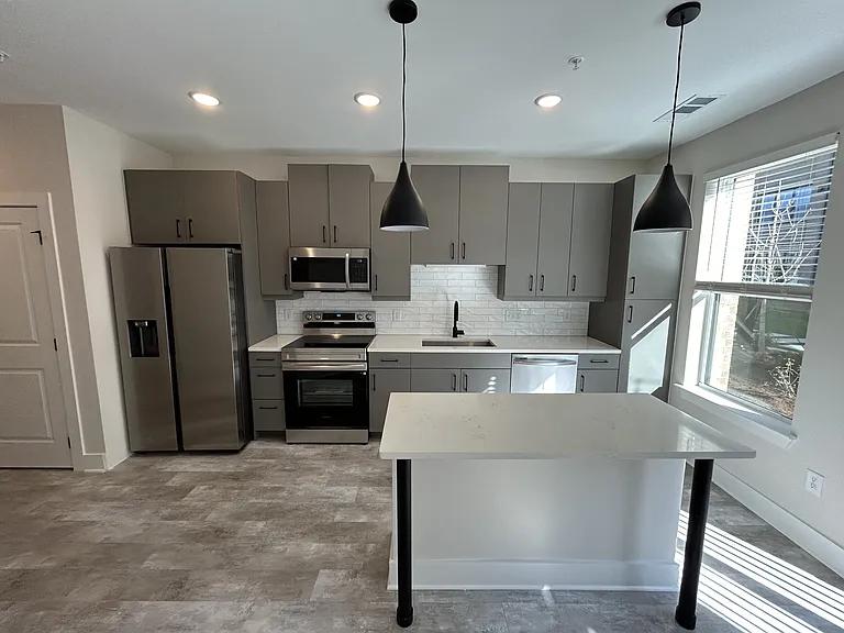 District at Riverside Apartments — Photo 70
