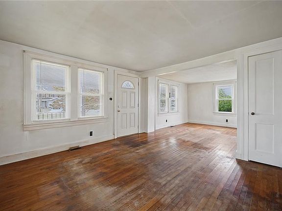 4th image of 1317 Bells Rd