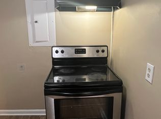 297 Concord St APT 10, Manchester, NH 03104