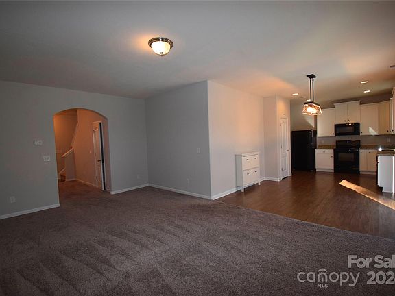 5th image of 8406 Candlenut Ln