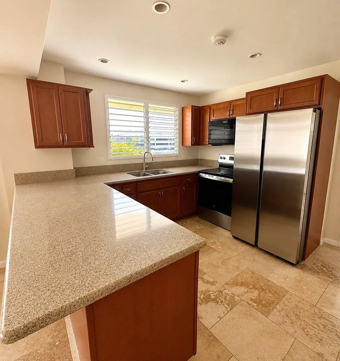 3 bed, 1464 sqft, $4,550 — Photo 3