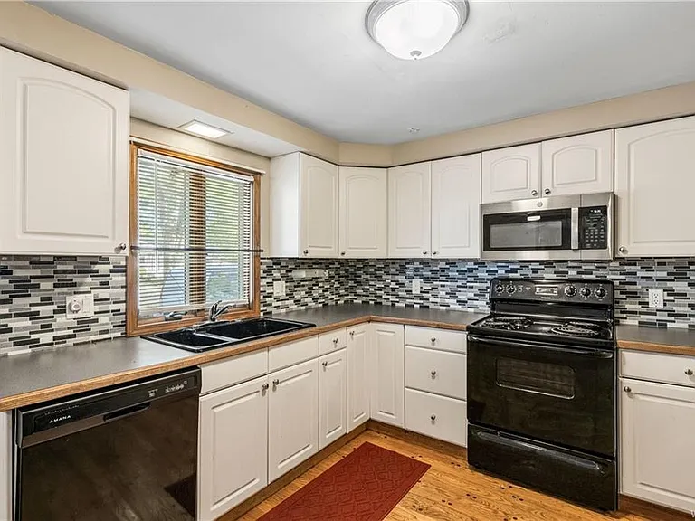 110 Rosemont Dr — Photo 4
