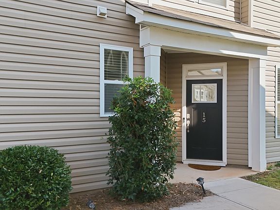 2nd image of 15 Planters Pl
