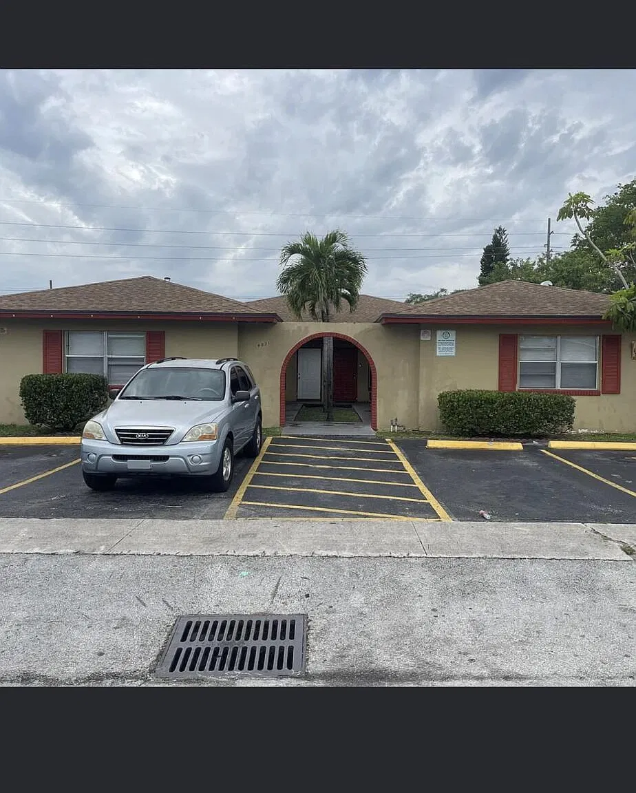 2 bed, 2.0 bath, 1150 sqft, $2,400 — Photo 1