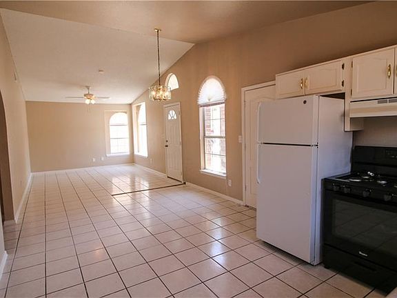 3rd image of 12145 Banner Hill Ave