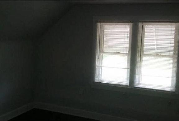 4th image of 948 Mansion Ave