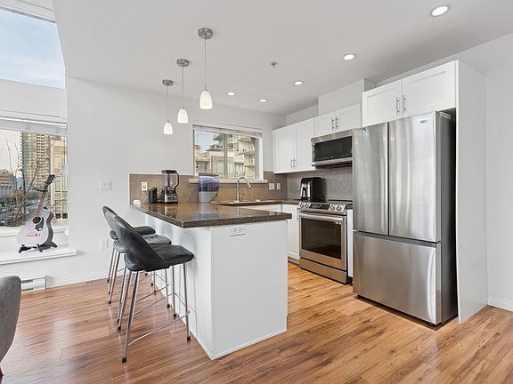 5th image of 5000 Imperial St #301