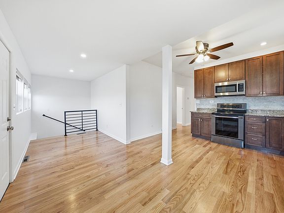 5th image of 9526 S Claremont Ave