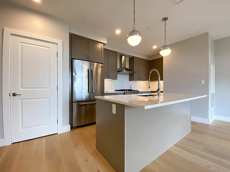 1650 Commonwealth Ave #404 — Photo 1