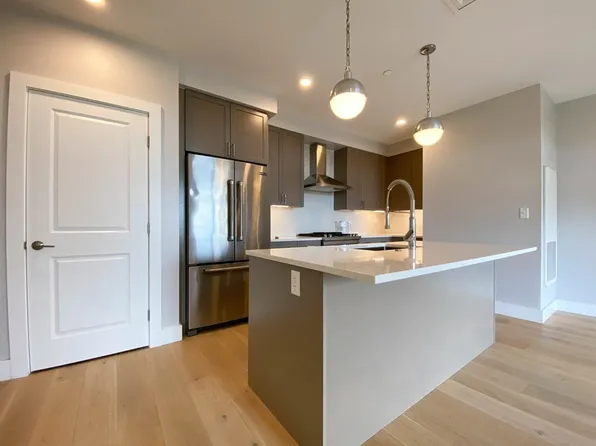 1650 Commonwealth Ave Unit 404, Brighton, MA 02135