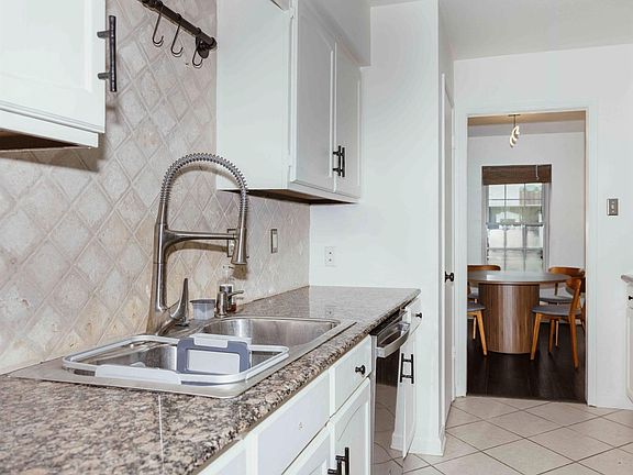2nd image of 353 N Post Oak Ln APT 823