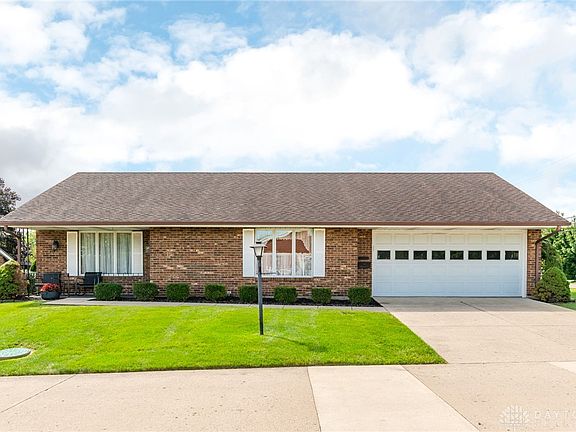2nd image of 1011 Abington Pl