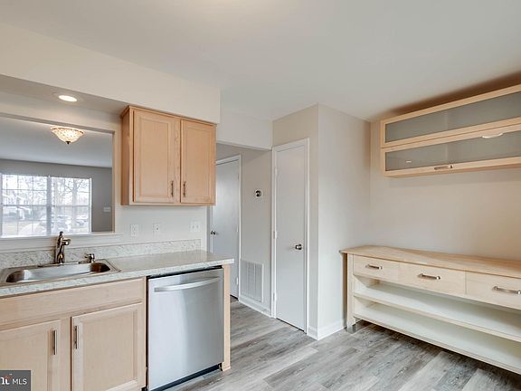 5th image of 6888 Chasewood Cir