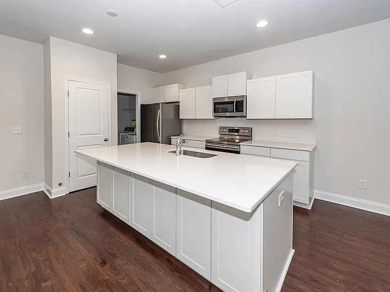 7787 Montview Rd — Photo 34