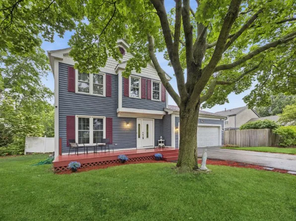75 Rodenburg Rd, Roselle, IL 60172