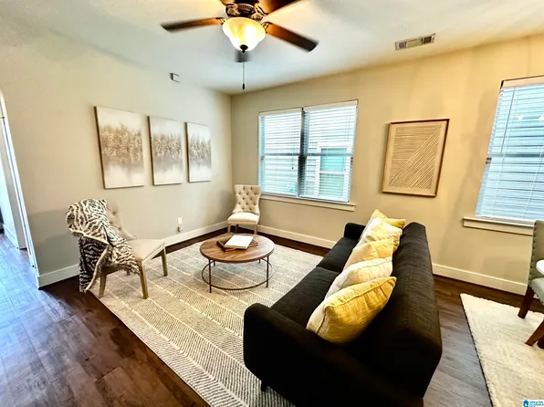 554 The Heights Ln, Calera, AL 35040