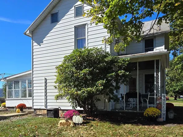 8172 Roxbury Rd, Lurgan, PA 17232