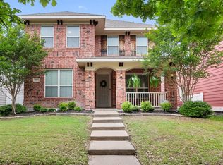 937 King George Ln, Aubrey, TX 76227