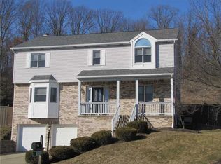 650 Cedar Dr, Imperial, PA