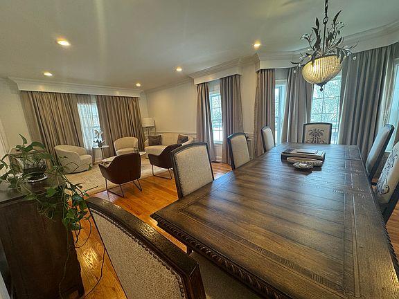 3rd image of 221 Rivendell Ct