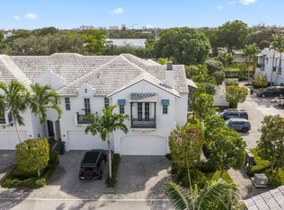 914 St George Boulevard, Delray Beach, FL 33483