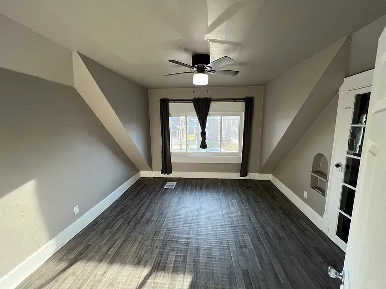 313 S Prairie Ave #3 — Photo 8
