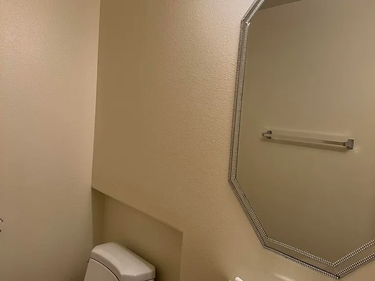 255 N Skyline Dr — Photo 14