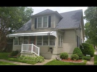 118 N Main St, Wapello, IA 52653