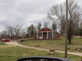 3932 Rock Rd, Bourbon, MO 65441