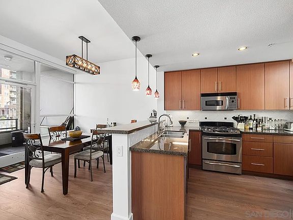 5th image of 325 7th Ave Unit 211