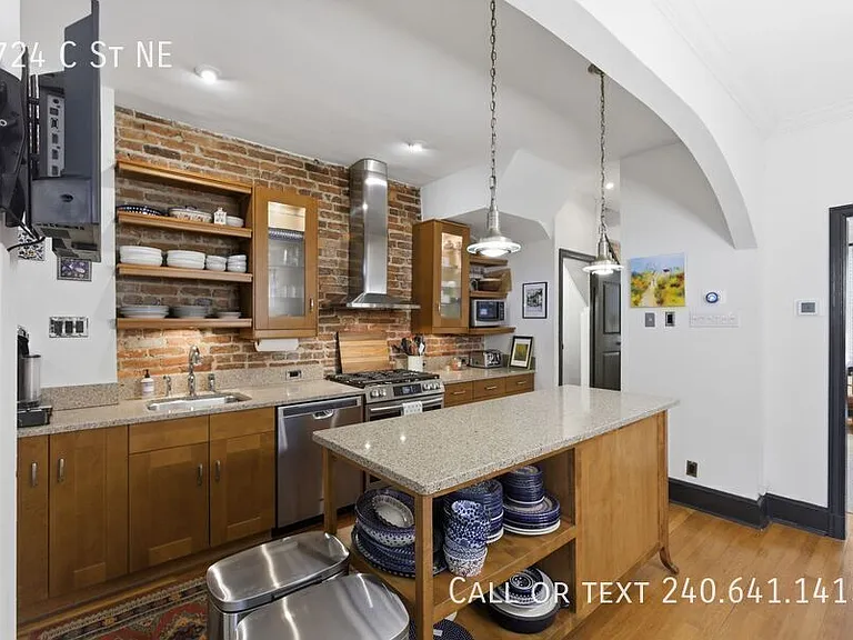 1724 C St NE — Photo 8