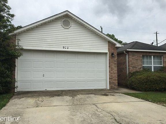3rd image of 902 Lauderhill Ln