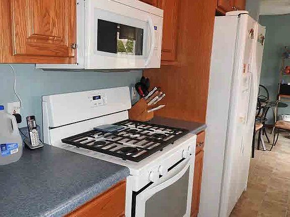 3rd image of 7092 Middlebury Dr