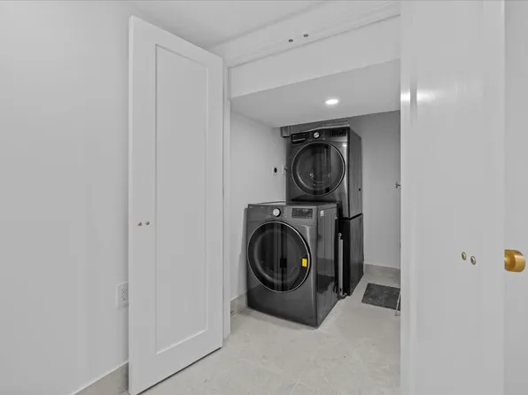 2729 Bedford Avenue image 29 of 33